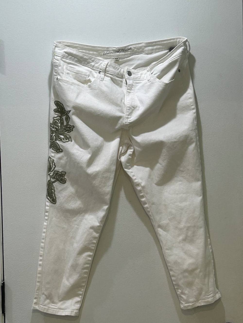 Universal Thread White Floral Embroidered Skinny Crop Jeans - 18